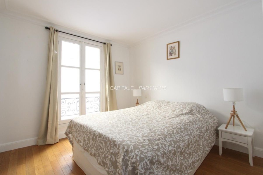 furnished  2 bedrooms Apartment PARIS 8 - 89 m²;