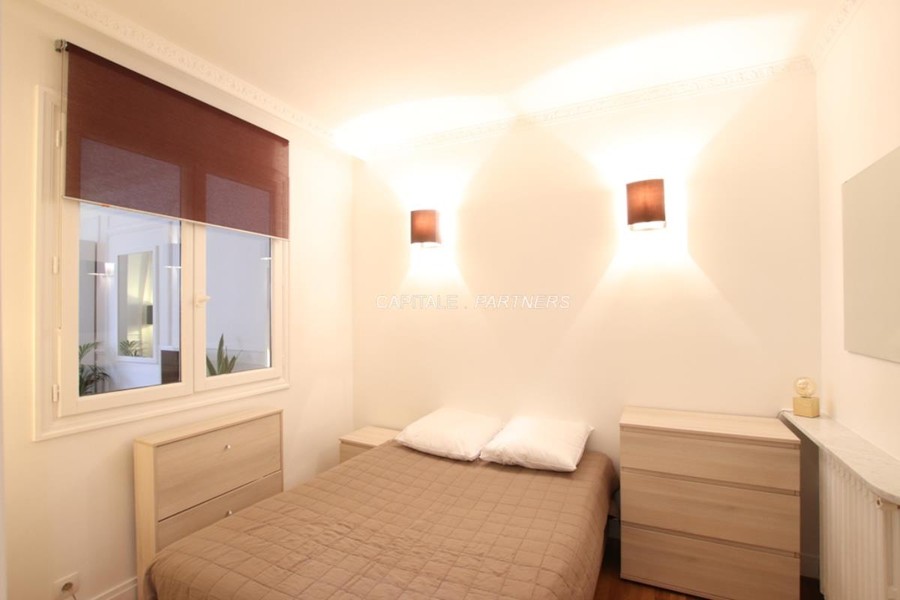 furnished  1 bedroom Apartment PARIS 9 - 52 m²;